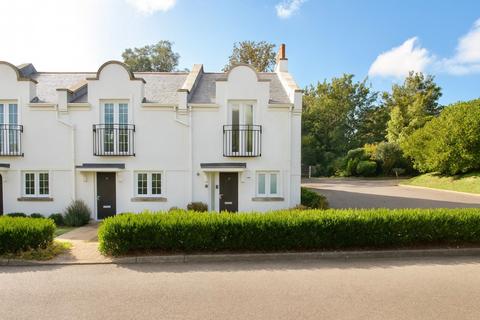 2 bed property, in 1 Victoria Row, £370,000