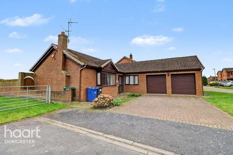 3 bed property, in Gatesbridge Park, £325,000
