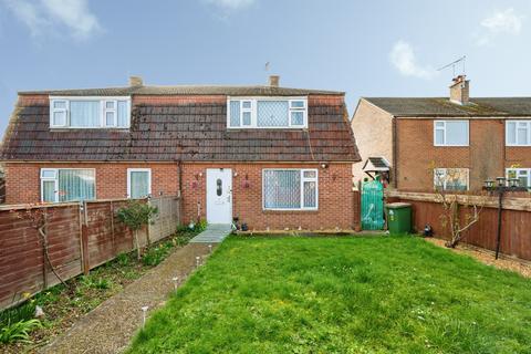 3 bed property, in Devon Drive, £240,000