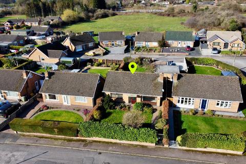 2 bed property, in Chesterfield S45, £215,000