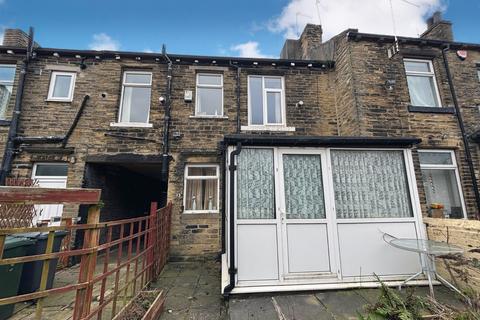 3 bed property, in John Street, £60,000