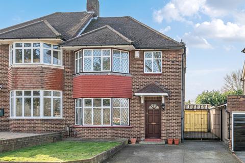 3 bed property, in Cathcart Drive, £686,000