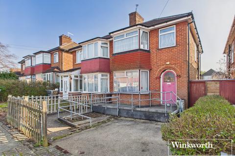 3 bed property, in Brinkburn Gardens, £500,000