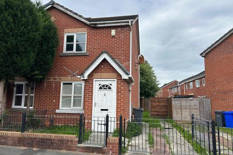 2 bed property, in Venture Scout Way, £180,000