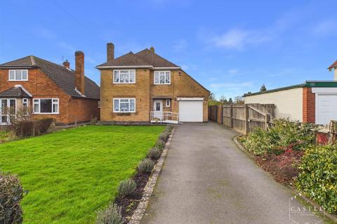 3 bed property, in Leicester Road, £475,000