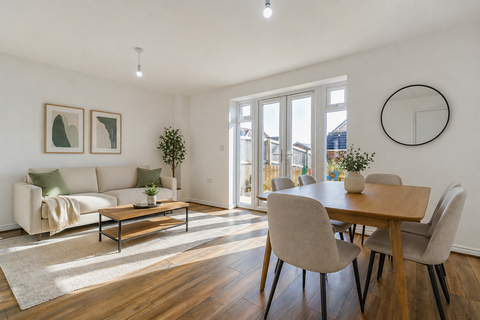 4 bed property, in Craig Hopson Avenue, £274,995