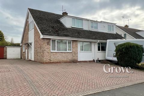 3 bed property, in Milestone Drive, £350,000