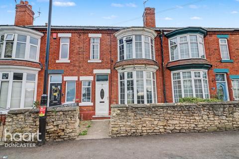 3 bed property, in Station Road, £130,000
