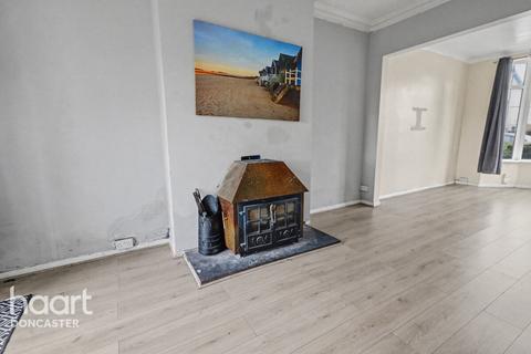 3 bed property, in Station Road, £130,000