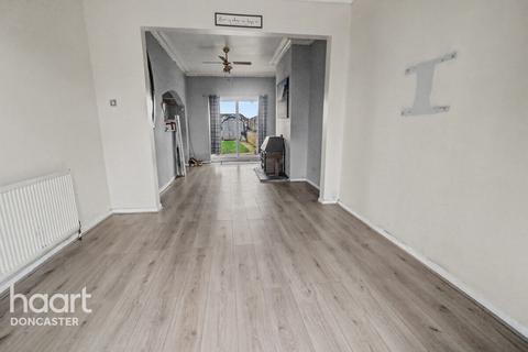 3 bed property, in Station Road, £130,000