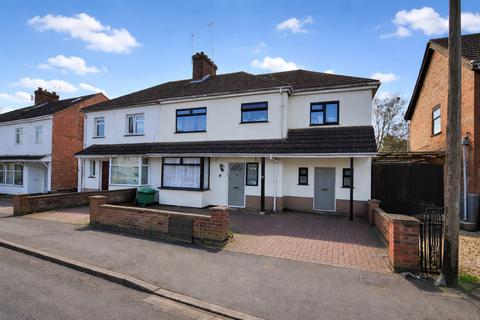 6 bed property, in Alexandra Road, £450,000