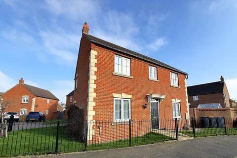 4 bed property, in Longmeadow Drive, £450,000