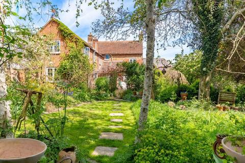 3 bed property, in Church Road, £600,000