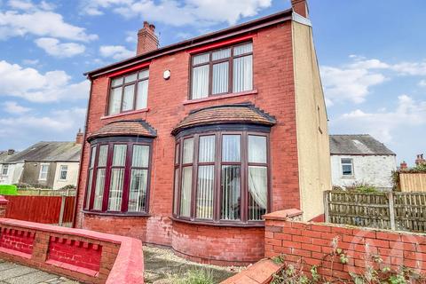 4 bed property, in Carlton Grove, £150,000