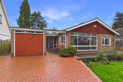 4 bed property, in Southfield, £450,000