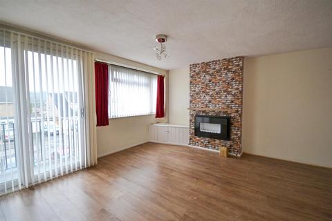 2 bed property, in Haddon Way, £145,000