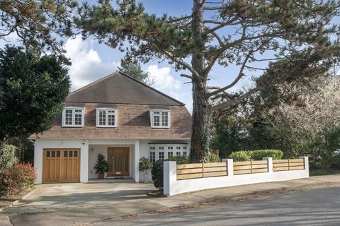 4 bed property, in Scotts Lane, £1,400,000