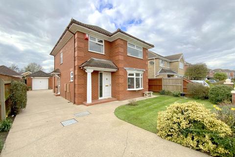 4 bed property, in Cardiff Avenue, £265,000