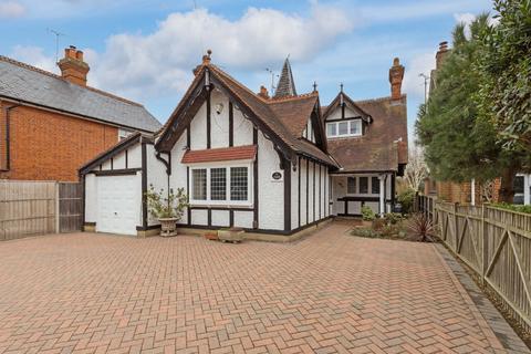 5 bed property, in All Saints Avenue, £1,150,000