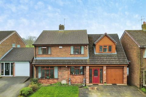 4 bed property, in Edgeview Road, £475,000