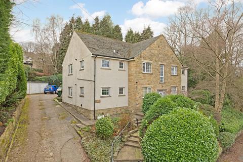2 bed property, in Wilton Road, £299,950