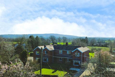 3 bed property, in Childs Lane, £500,000