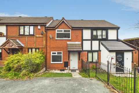 2 bed property, in County Drive, £150,000