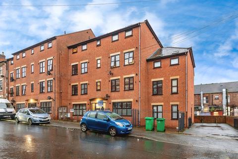 2 bed property, in Sophie Road, £90,000