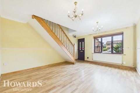 2 bed property, in Sunnyfields, £170,000