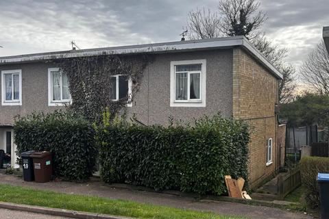 4 bed property, in Robins Way, £345,000