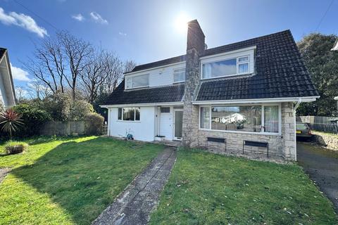 4 bed property, in Surrey Gardens, £525,000