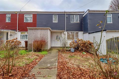 2 bed property, in Croft Road, £95,000