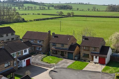 4 bed property, in Westacre, £425,000