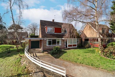 5 bed property, in Dinorben Close, £650,000