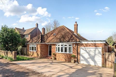 3 bed property, in Addlestone, £600,000