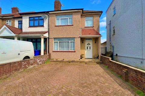 3 bed property, in Avon Road, £565,000