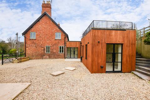 3 bed property, in Mill Lane, £735,000