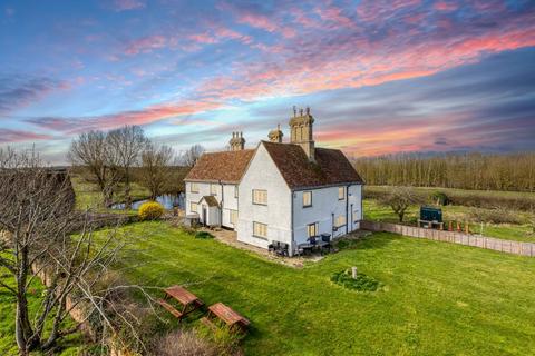 4 bed property, in Campton Road, £1,750,000