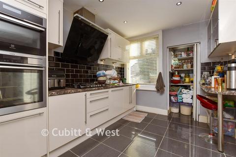 4 bed property, in Osmond Gardens, £950,000