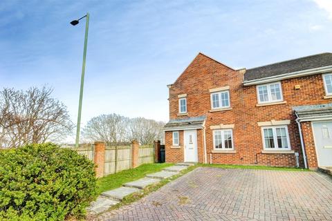 3 bed property, in Fenwick Way, £145,000