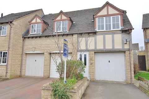 1 bed property, in The Old Common, £170,000