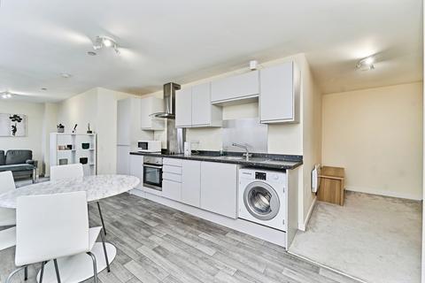 2 bed property, in Bridge Street, £85,000