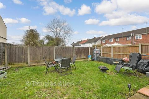 1 bed property, in Bardfield, £90,000