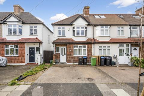 3 bed property, in Mostyn Road, £600,000
