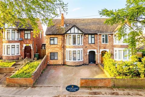 6 bed property, in Holyhead Road, £475,000