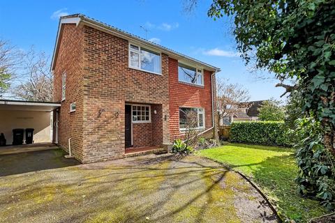 4 bed property, in Hiltingbury, £600,000