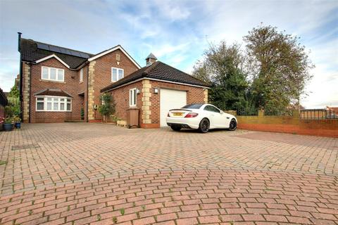 4 bed property, in Willingham Way, £492,500