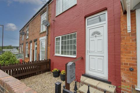 2 bed property, in Bridle Road, £65,000