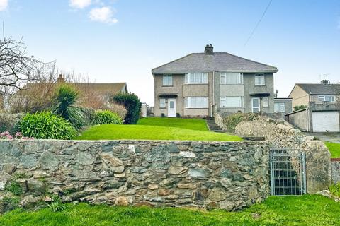 3 bed property, in Plas Road, £245,000