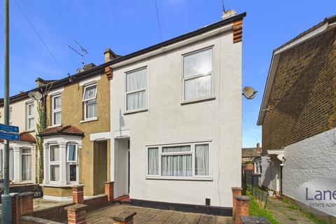 3 bed property, in Eleanor Road, £440,000